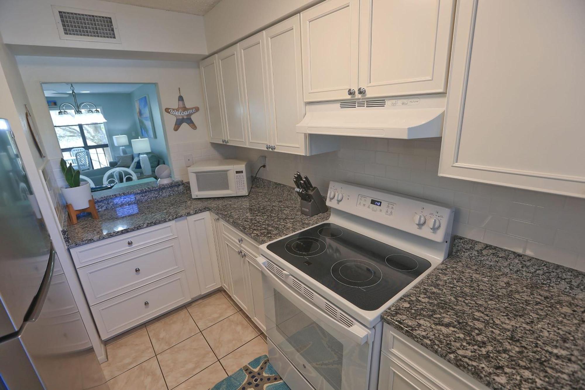 Updated Condo With Pool, Walk To Crescent Beach & Restaurants! Sarasota Esterno foto