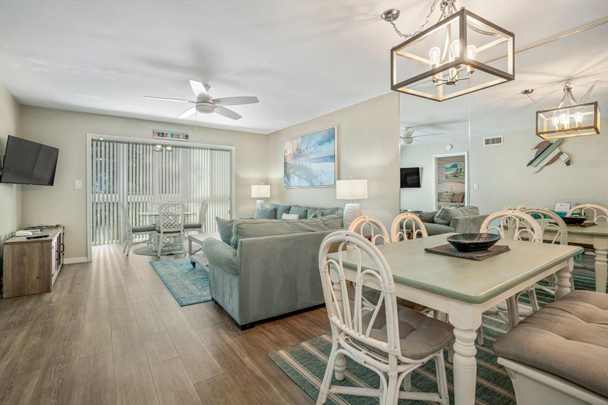 Updated Condo With Pool, Walk To Crescent Beach & Restaurants! Sarasota Esterno foto