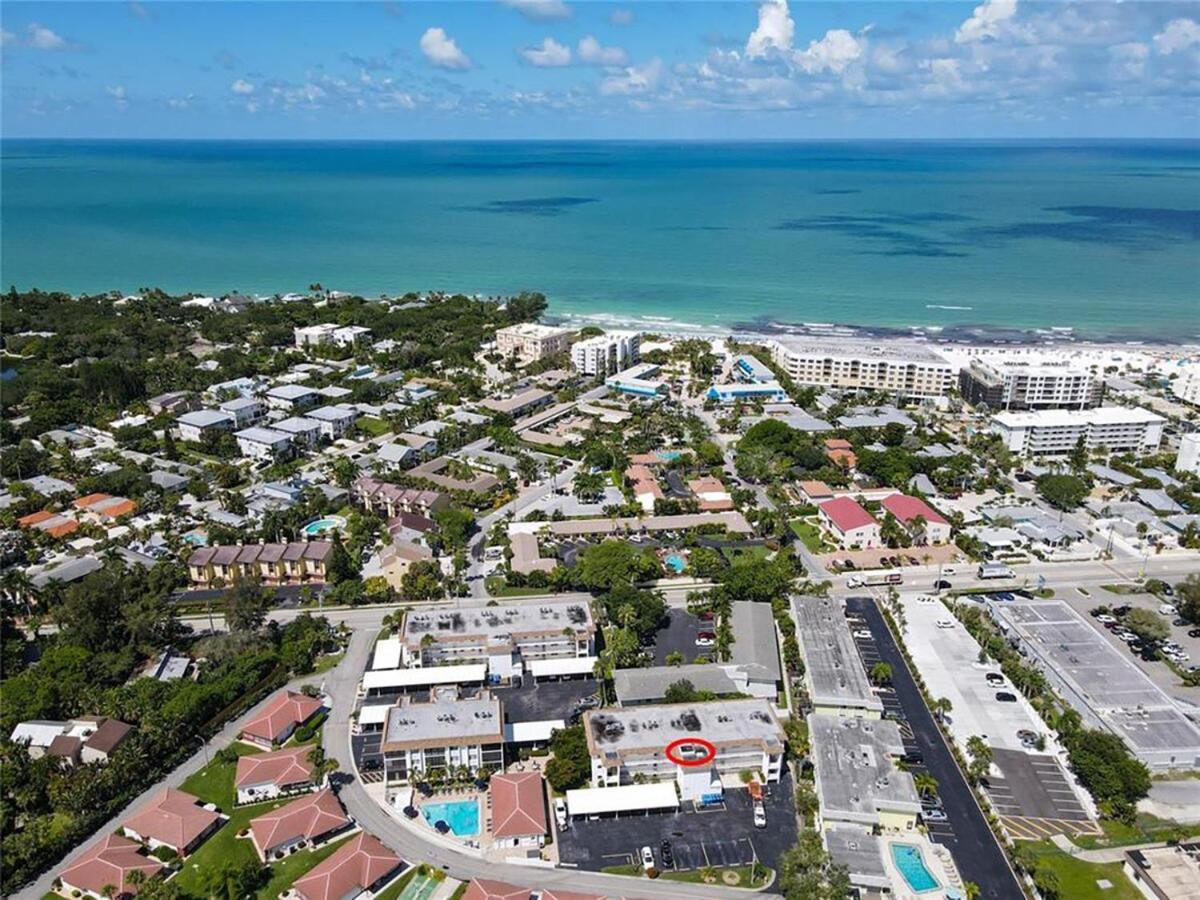 Updated Condo With Pool, Walk To Crescent Beach & Restaurants! Sarasota Esterno foto